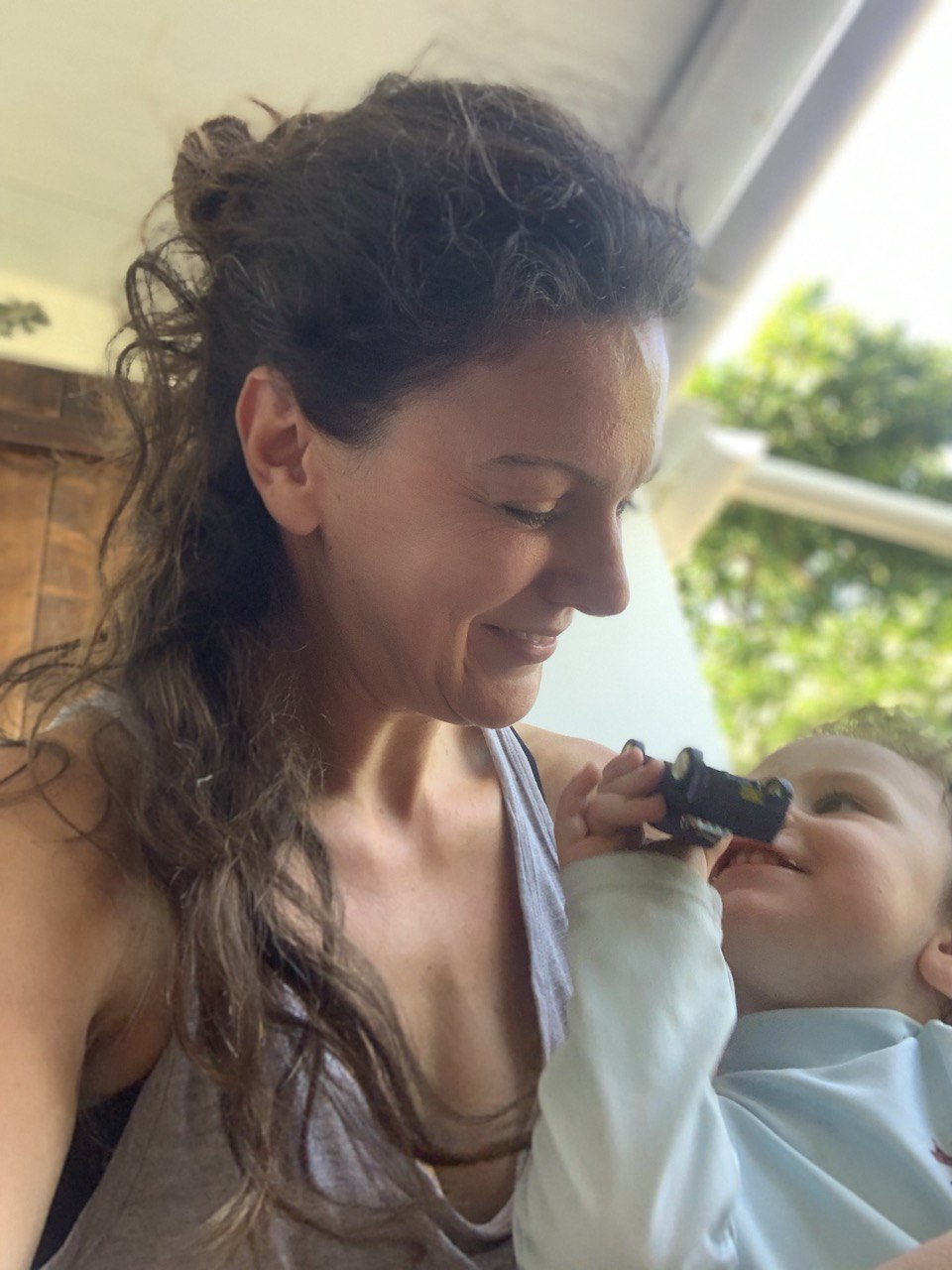 breastfeeding mother newborn